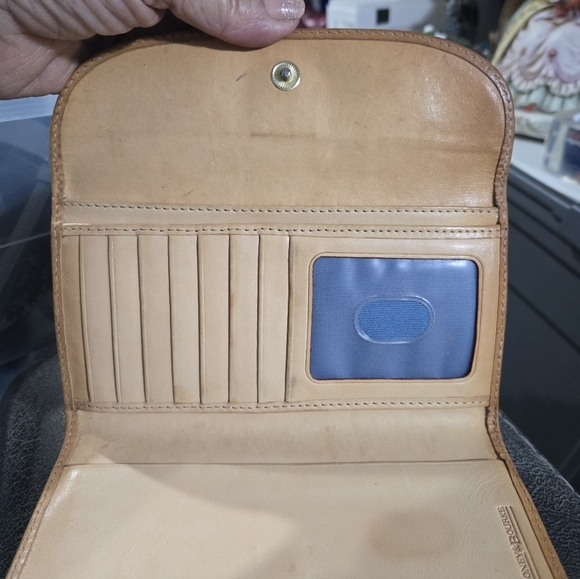 DOONEY & BOURKE 🩷 RETRO 🧡 GRAFICA CLUTCH WALLET. 9 - Picture 3 of 6